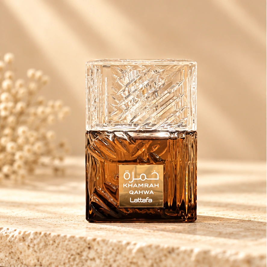 Lattafa Khamrah Qahwa — 100 ml — imagem profissional ilustrativa do produto.
