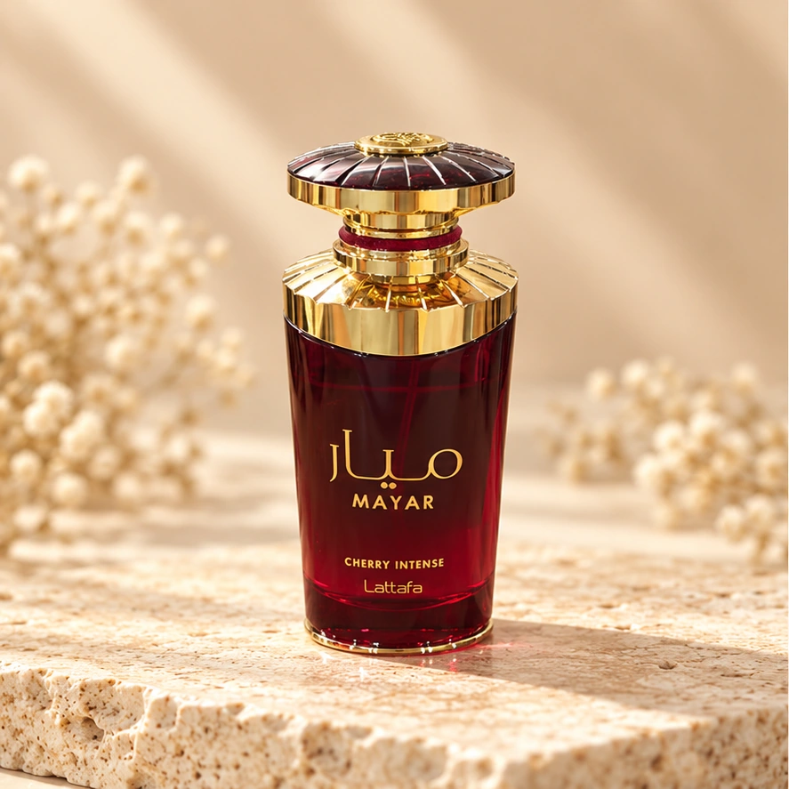 Lattafa Mayar Cherry Intense — imagem profissional ilustrativa do produto.