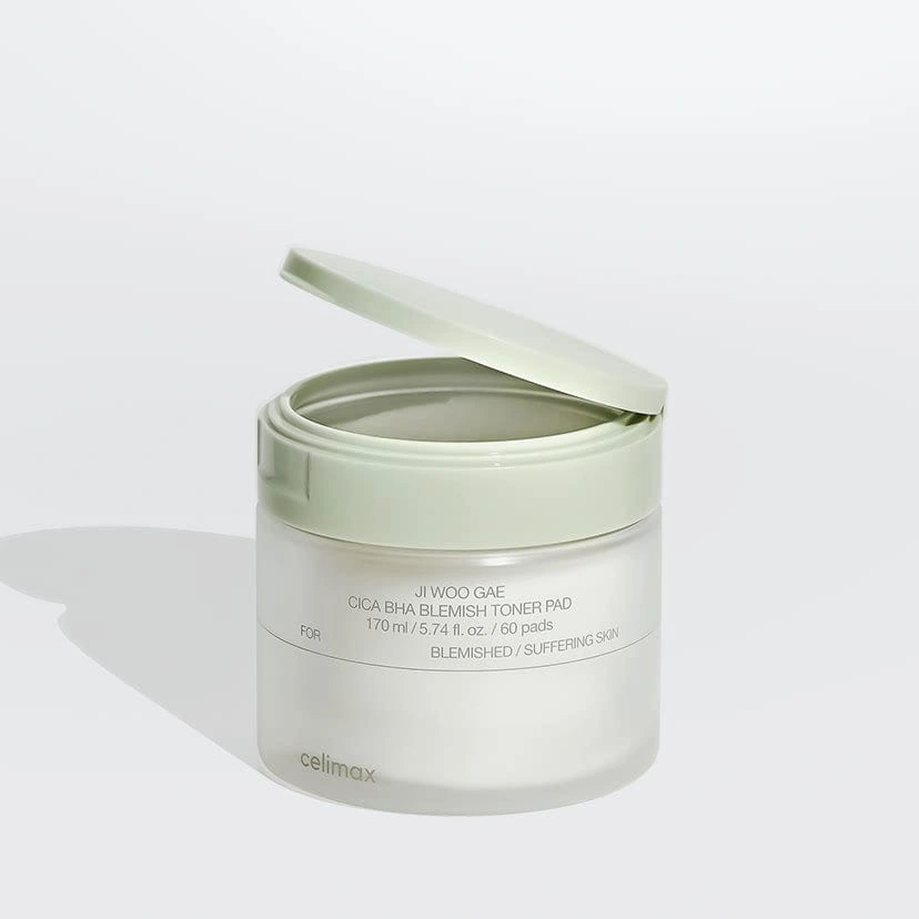 Celimax Ji Woo Gae Cica BHA Blemish Toner Pad 60pads — fotografia oficial da marca.
